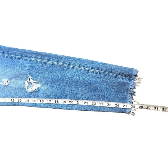 Levi's Women's Wedgie Fit Ankle Jeans - Picture 14 of 14